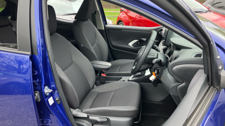 Toyota Yaris 1.5 Hybrid Design 5dr CVT Hybrid Hatchback